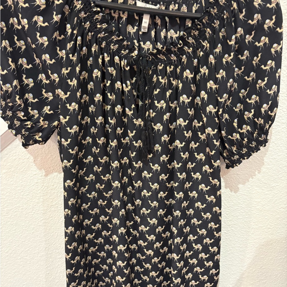 Joie Camel Print Short Sleeve Blouse Size M